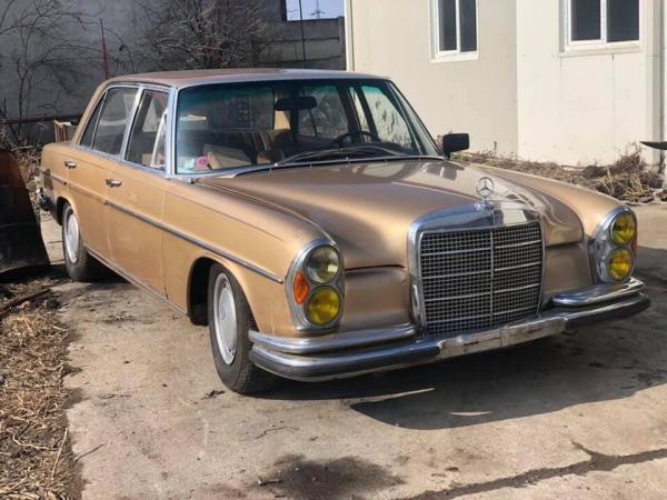 Dezmembrez Mercedes 300 SEL