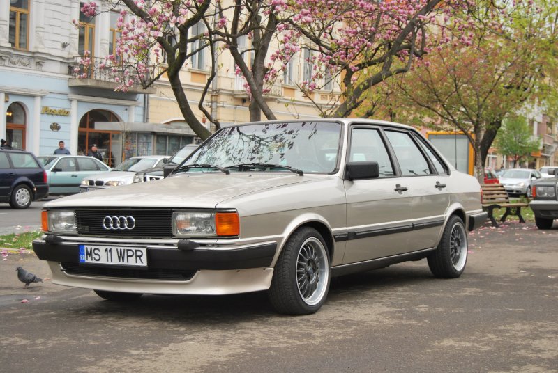 AUDI 80