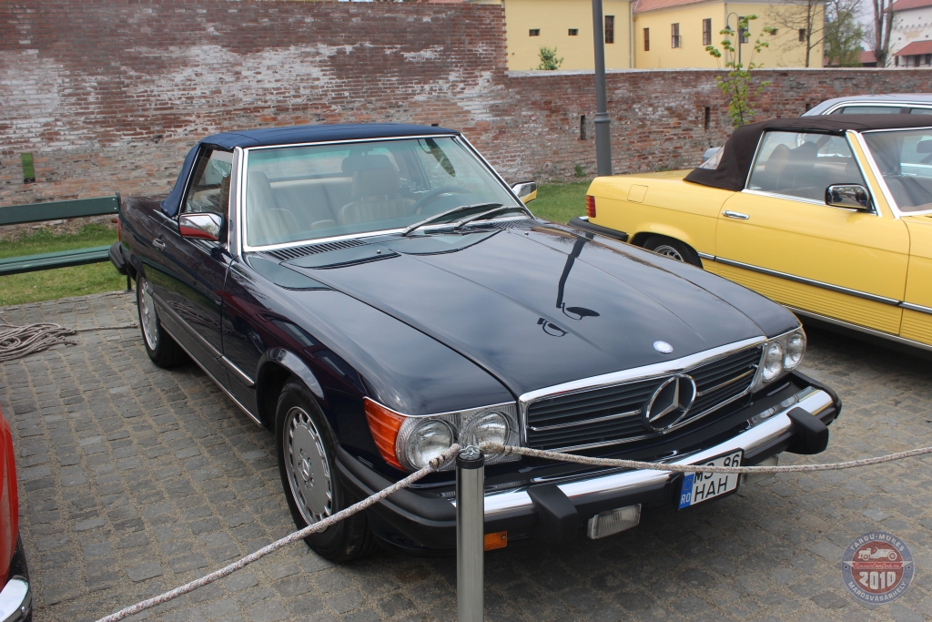 Mercedes Benz 560SL