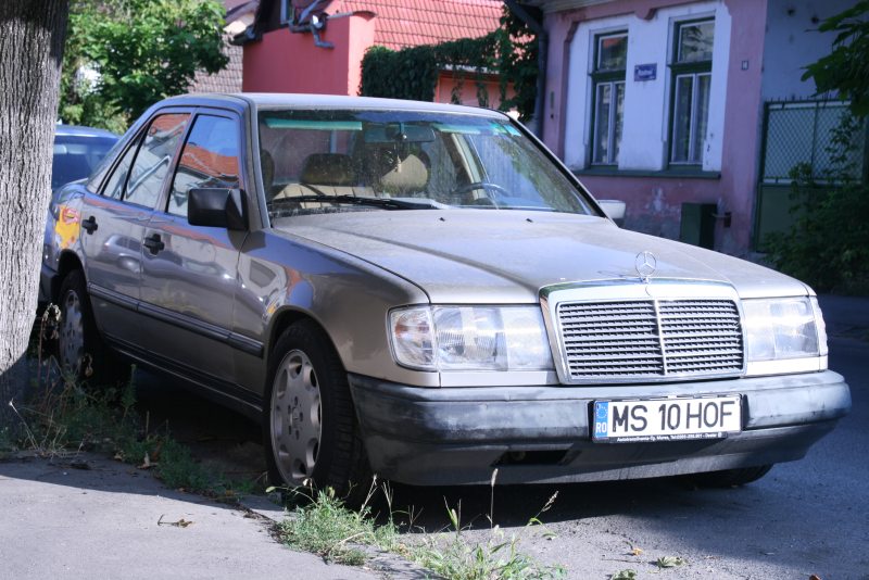 Mercedes 230