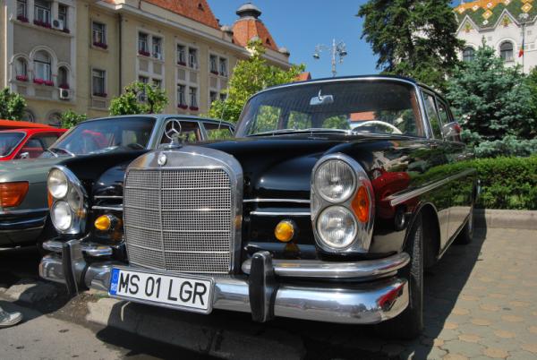 Mercedes Benz 220S Automatic